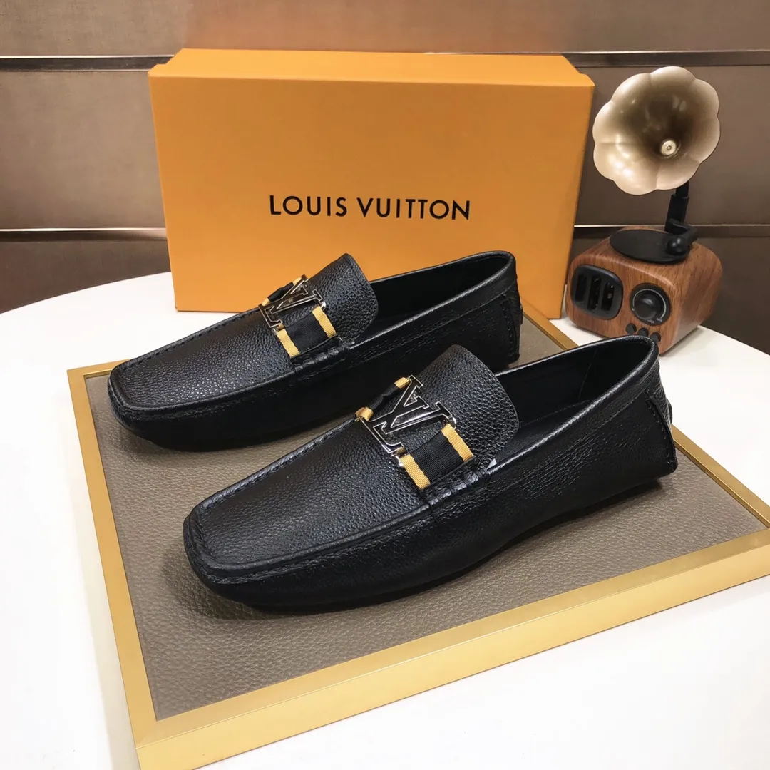 Men's men's shoes 💰420💰 [LV Doudou shoes] (water-dyed cowhide lining) new model is on the market, available on the official website. The new Doudou shoes are processed into single-color materials, and the uppers are made of imported cowhide material. The body of the shoe is fully hemmed with mark thread, and is lined with imported original cowhide leather. The elegant shoe shape is super suitable for all-matching, and the size is 38-44.
